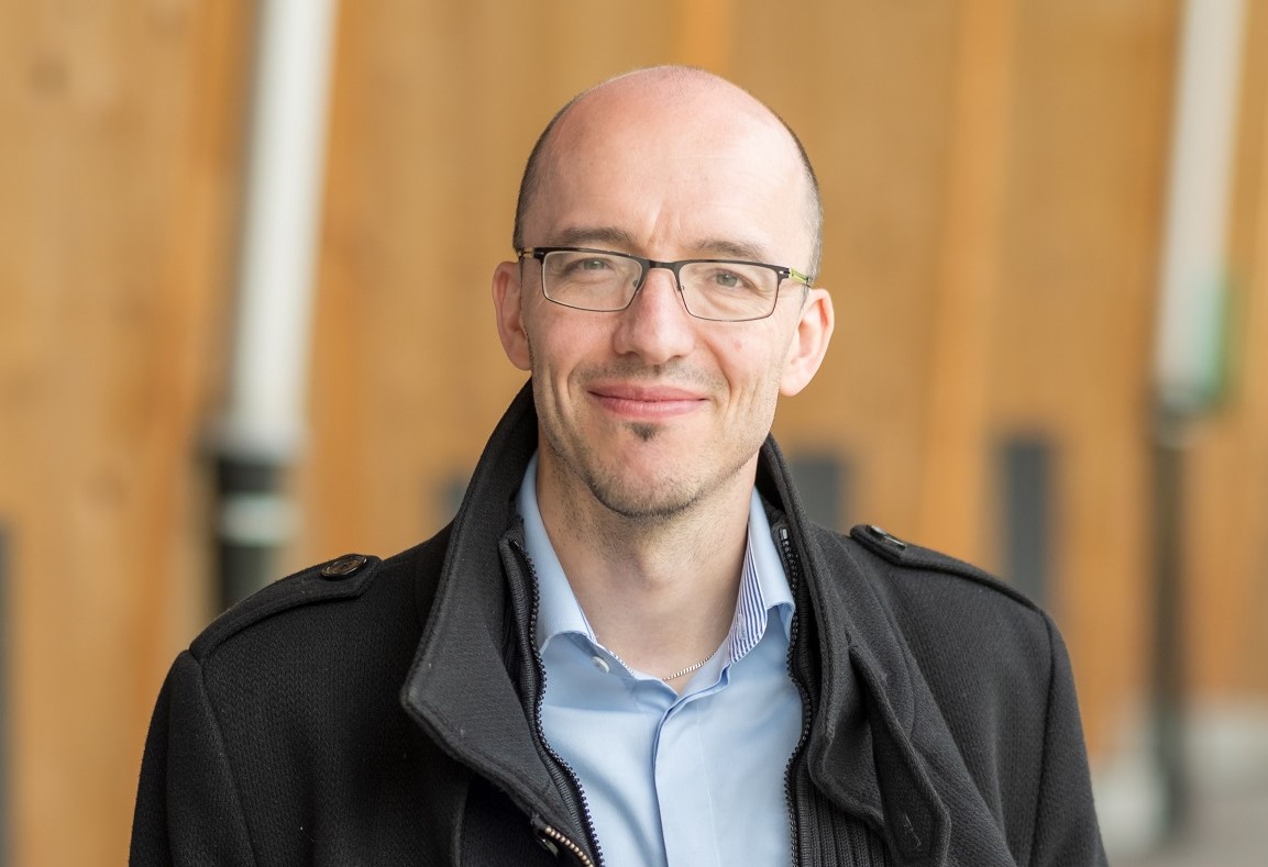 JS-20240615-190021-zugeschnitten_noch größer